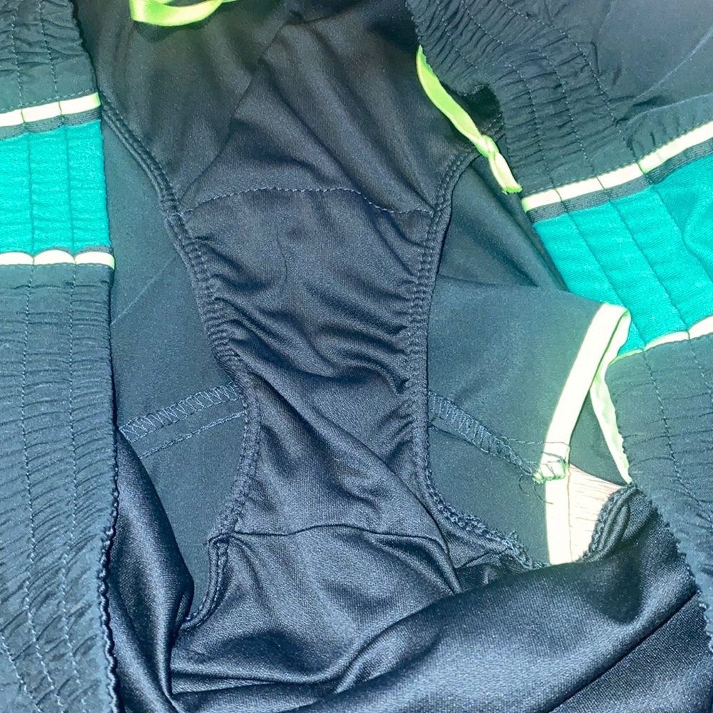 🪿Grey with blue and green detail Nike Dri-fit shorts! - Picture 7 of 10
